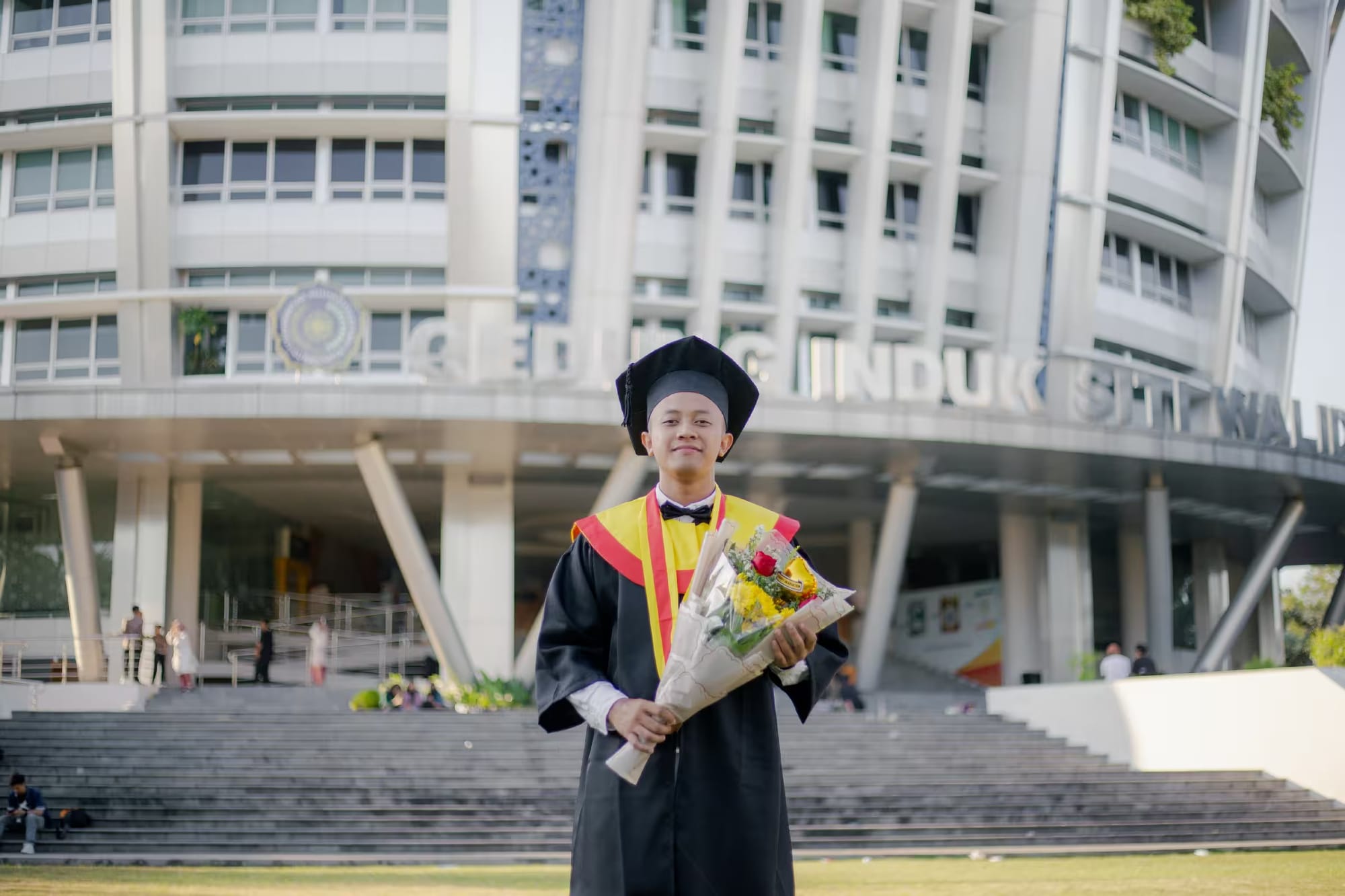 Foto Wisuda Studio vs Outdoor: Mana yang Cocok untukmu?